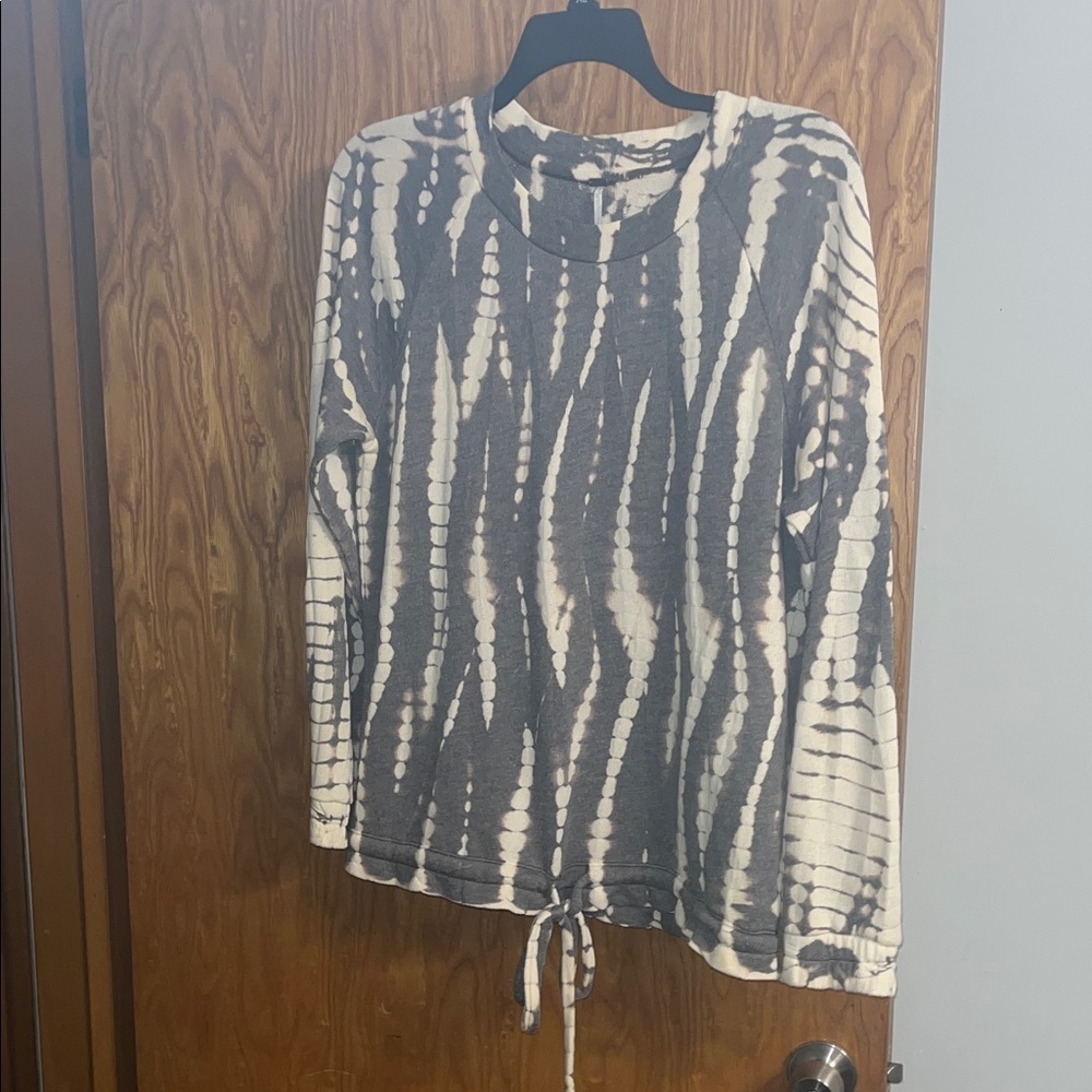 Young Fabulous and Broke Tie-Dye Long Sleeve Top - Gray and White Size Large